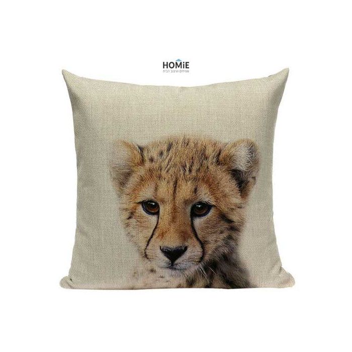 כרית נוי מדליקה ואיכותית לסלון, לחדר שינה, לחדר ילדים ושאר חלל הבית דגם גור צ'יטה בצבע בז'.