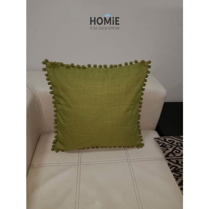 כרית נוי דקורטיבית לסלון, לחדר שינה, לחדר ילדים ושאר חלל הבית דגם מיקה בצבע ירוק.