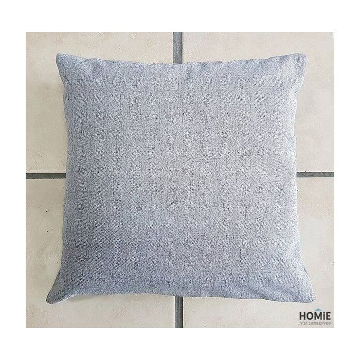 כרית נוי אפורה בהירה בסגנון פשתן לסלון או חדר שינה - צילום של הכרית בשלמותה