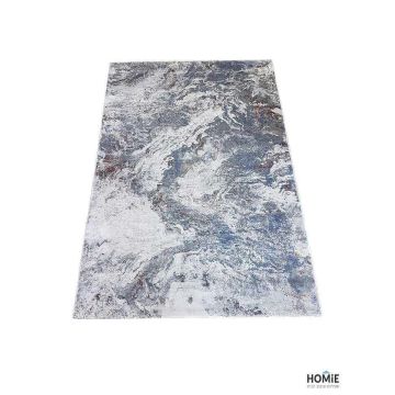 שטיח אבסטרקטי מודרני דגם קטרינה 27B מוצג בשלמותו על הרצפה בגווני אפור, כחול, בורדו וחרדל