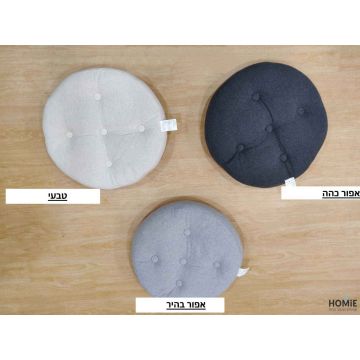 כרית ישיבה עגולה יוקרתית לכיסא דגם אמי 1. הכרית האיכותית מצוינת לישיבה ממושכת, תתאים לכל כיסא סטנדרטי ותשתלב היטב בסלון ושאר חלל הבית.