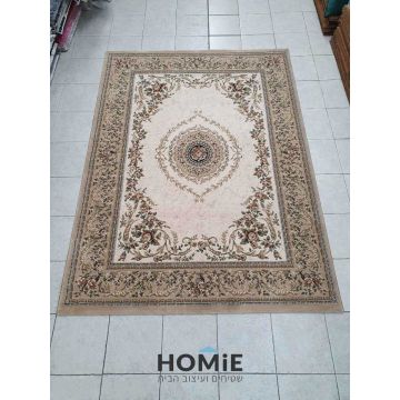 שטיח קלאסי פרחוני מדליון בז' ירוק דגם פנתאון 61/165. השטיח הבלגי הסופר יוקרתי מיוצר ברמות הגימור הגבוהות ביותר בעולם. 