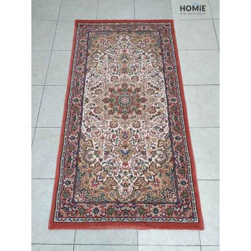 שטיח קלאסי פרחוני מדליון יוקרתי ומהודר דגם פומפיי 44/624 בצבע בריק. השטיח מתאים לסלון, לחדר שינה, למסדרון, למטבח, לפינת אוכל, לחדר עבודה ולמשרד. 