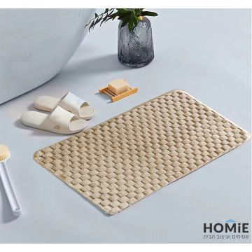 שטיח אמבטיה פרווה דקורטיבי מודרני כפרי בז' דגם מיורקה 02. השטיח היוקרתי והמפנק יתאים גם לחדר שינה, חדר ילדים ותינוקות, אמבטיה, שירותים, מטבח, משרד ועוד. הוא מגיע בקונסטרוקציית צורות גיאומטריות עדינות מראה ושכבת גומי נגד החלקה בתחתית. 