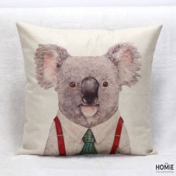 כרית נוי צבעונית לסלון, לחדר שינה, לחדר ילדים ושאר חלל הבית דגם דוב קואלה אריסטוקרטי.