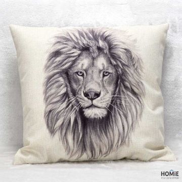 כרית נוי מדליקה ואיכותית לסלון, לחדר שינה, לחדר ילדים ושאר חלל הבית דגם אריה שחור לבן.