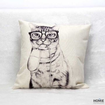 כרית נוי מדליקה ואיכותית לסלון, לחדר שינה, לחדר ילדים ושאר חלל הבית דגם חתול ועכבר בצבע שחור לבן.