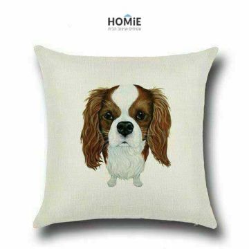 כרית נוי מדליקה ואיכותית לסלון, לחדר שינה, לחדר ילדים ושאר חלל הבית דגם כלב קבליר קינג צ'ארלס ספנייל בצבע חום אוף וויט.