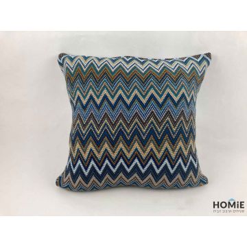 כרית נוי לסלון ושאר חלל הבית זיגזג צבעוני דגם מל. הכרית המדהימה תתאים גם לחדר שינה, חדר ילדים, חדר אורחים, פינת ישיבה, פינת משחקים, חדר עבודה, משרד, בית ספר וגן ילדים. 