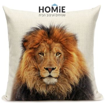 כרית נוי איכותית דגם אריה מופסה 02. הכרית תתאים לסלון, חדר שינה, חדר ילדים, חדר משחקים, משרדים ואולמות אירועים. 