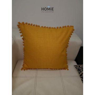 כרית נוי לסלון פונפונים בצבע צהוב דגם מיקה