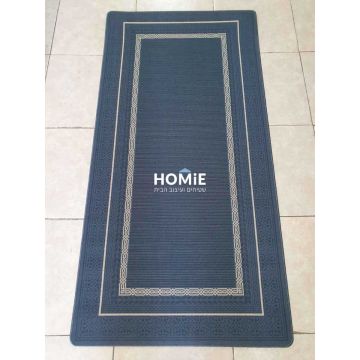 שטיח גומי טבעי דגם מדריד 04 פרוש במלואו על רצפה, בעיצוב וינטג' דקורטיבי עם מסגרת אלגנטית בצבעי אפור כחלחל וזהב