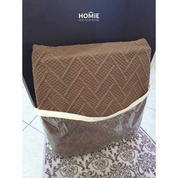 כיסוי אלסטי מודרני יוקרתי לכורסת טלויזיה בצבע חום דגם סנדרה. הכיסוי מתאים עצמו כמו כפפה לצורה וגודל הכורסא. 