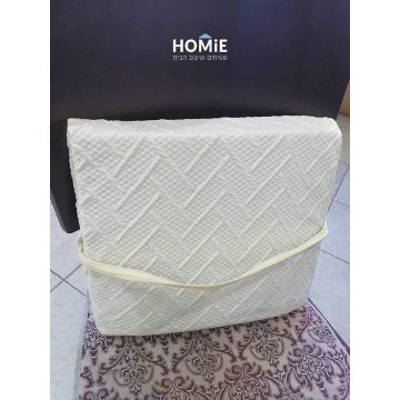 כיסוי אלסטי מודרני יוקרתי לכורסת טלויזיה בצבע שמנת דגם סנדרה. הכיסוי מתאים עצמו כמו כפפה לצורה וגודל הכורסא. 