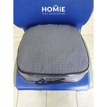 כיסוי סלון אלסטי אפור 2+3 יוקרתי דגם אנסטסיה המתאים עצמו כמו כפפה לצורה וגודל הסלון. הכיסוי בעל יכולת אלסטית מרשימה ביותר (נמתח מכל צדדיו), עמיד, עבה, נעים למגע, כביס ובעל גומי היקפי פנימי השומר על חוזק וגמישות הבד. 