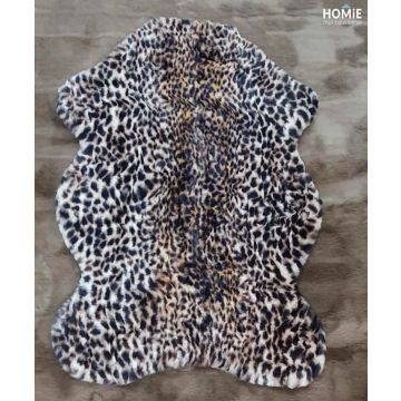 שטיח פרווה מנומר א-סימטרי דקורטיבי מודרני יוקרתי דגם סטייסי 773 בצבע חום, בז' ושחור לסלון, לחדר שינה, לחדר ילדים, לאמבטיה, למסדרון, למטבח, לפינת אוכל, לחדר עבודה ולמשרד.