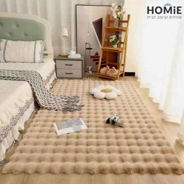 שטיח פרווה כפרי מודרני דקורטיבי תבליטים מוקה דגם אנטונלה 05. השטיח יתאים לסלון ושאר הבית.