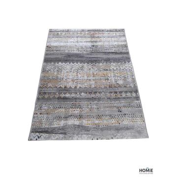 שטיח גיאומטרי אבסטרקטי מודרני איכותי מעויינים קטנים דגם טורינו 83B לסלון, לחדר שינה, לחדר ילדים, למטבח,למשרד ועוד בצבע אפור, חרדל, כתום וירוק. השטיח ורסטילי, חזק, עמיד, צפוף, נעים למגע, פרקטי וקל לניקוי.