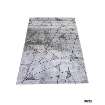 שטיח גיאומטרי אבסטרקטי משולשים מודרני איכותי דגם טורינו 64A לסלון, לחדר שינה, לחדר ילדים, למטבח ושאר חלל הבית. הוא מגיע בצבע אפור בהיר, אפור כהה, כתום, חרדל, ירוק וכחול.