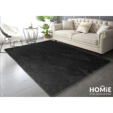 שטיח פרווה גיאומטרי מודרני כפרי מעויינים שחור דגם רגנאר 04. השטיח מתאים לסלון ושאר הבית.