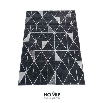 שטיח גיאומטרי מודרני מעויינים דגם שיקגו 37/32 בצבע שחור, אפור ואוף וויט. השטיח היוקרתי מתאים לסלון, חדר שינה, חדר ילדים/תינוקות, חדר/פינת משחקים, חדר אורחים, מסדרון, פינת אוכל, מטבח, חדר עבודה ומשרד.