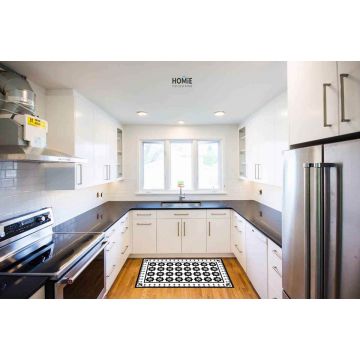 שטיח גיאומטרי פי וי סי (PVC) שחור לבן דגם סן קריסטובל