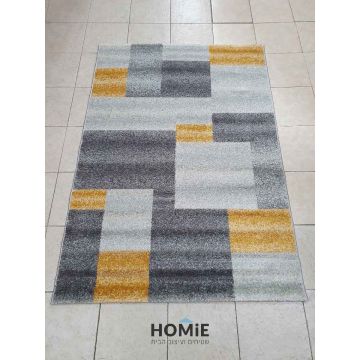 שטיח גיאומטרי מרובעים דגם מטרו 1443 בצבע אפור כהה, אפור בהיר וחרדל. השטיח היוקרתי יתאים לסלון, לחדר שינה, לחדר ילדים, לפינת משחקים, למסדרון, למטבח, לפינת אוכל, לחדר עבודה, למשרד, לבית הספר וגן ילדים.