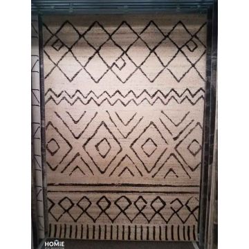 שטיח גיאומטרי שבטי מעויינים מודרני איכותי דגם ורוניקה 08/260 בצבע חום בז' לסלון, לחדר שינה, לחדר ילדים, לאמבטיה, למסדרון, למטבח, לפינת אוכל, לחדר עבודה ולמשרד. 