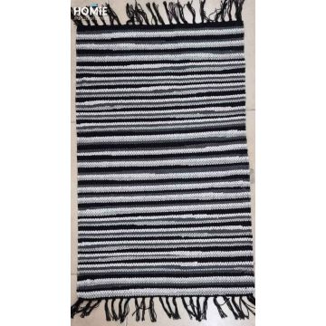 שטיח קילים כותנה עבודת יד גיאומטרי פסים דגם ג'איפור 681 בצבע שחור, לבן ואפור. השטיח הכפרי יתאים לסלון, לחדר שינה, לחדר ילדים, למסדרון, לאמבטיה, לחדר/פינת משחקים, לחדר אורחים, לפינת אוכל, למטבח, לחדר עבודה, למשרד, לבית ספר וגן ילדים. 