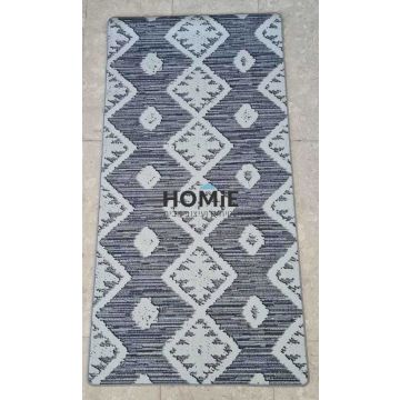 שטיח גומי למטבח דגם מדריד 35 מונח בשלמותו על הרצפה בעיצוב גיאומטרי אפור־שמנת