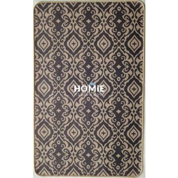 שטיח גומי למטבח וינטג' קלאסי צורות גיאומטריות חום בז' דגם קוויבק 22 בצבע חום בז'. השטיח היוקרתי מתאים גם לשאר חלל הבית (אמבטיה, מסדרון, חדר שינה, חדר ילדים ועוד) ויכניס לשם המון סטייל, נוכחות, שונות ומיוחדות. 