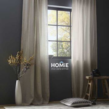 וילון דמוי פשתן בצבע בז' דגם 246 תלוי בחדר מודרני עם רינגים