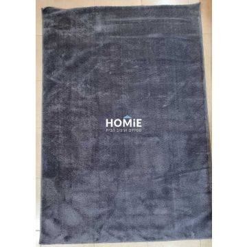 שטיח פרווה מודרני כפרי אפור כהה דגם ביאנקה 03. השטיח היוקרתי והנפלא יתאים לסלון, חדר שינה, חדר ילדים ותינוקות, אמבטיה, מסדרון, חדר אורחים, חדר משחקים, פינת ישיבה, פינת אוכל, חדר עבודה, משרד, בית ספר וגן ילדים. 