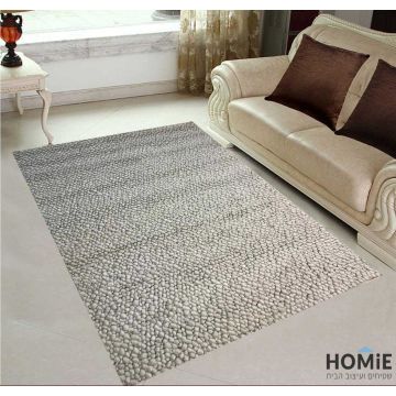 שטיח מודרני כפרי צמר עבודת יד פונפונים לבן דגם קמבה 01. השטיח היוקרתי מתאים לסלון, חדר שינה, חדר ילדים ותינוקות, חדר משחקים, אמבטיה, מסדרון, פינת ישיבה, פינת אוכל, מטבח, חדר עבודה, משרד, גן ילדים ובית ספר. 