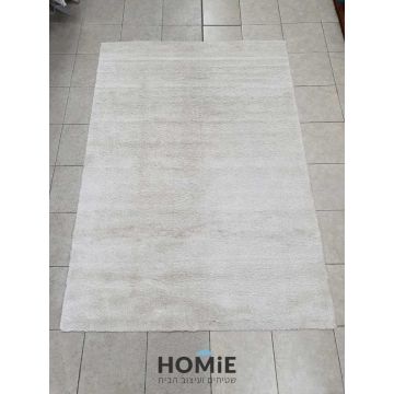 שטיח חלק מודרני שמנת דגם אולסון 02/61. השטיח הבלגי היוקרתי יתאים לסלון, חדר שינה, חדר ילדים ושאר הבית.