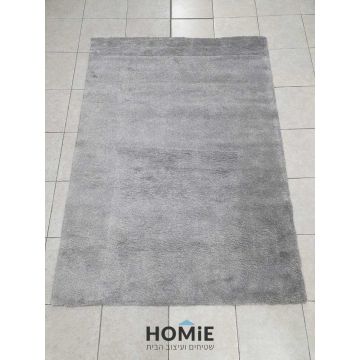 שטיח חלק מודרני אפור כהה דגם אולסון 02/93. השטיח הבלגי היוקרתי יתאים לסלון, חדר שינה, חדר ילדים ושאר הבית. 