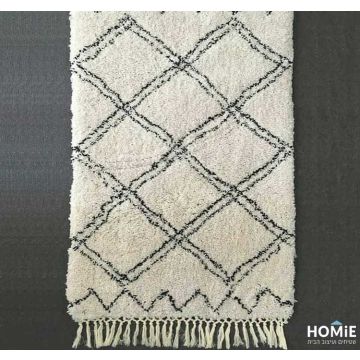 שטיח ברבר מרוקאי צמר עבודת יד מעויינים אוף וויט שחור דגם טרויה 300. קרוי גם "בני אוריין" על שם השבטים המרוקאים שייצרו אותו לראשונה. השטיח הכפרי יתאים לסלון, לחדר שינה, לחדר ילדים, לפינת משחקים, לאמבטיה, למסדרון, למטבח, לפינת אוכל, לחדר עבודה ולמשרד. 