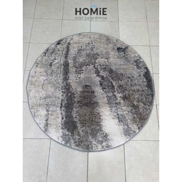 שטיח עגול אבסטרקטי מודרני חום בז' אפור דגם איביזה 51/70. השטיח היוקרתי ישתלב בסלון, חלל הכניסה לבית, חדר שינה, חדר ילדים ותינוקות, מסדרון, אמבטיה, חדר אורחים, פינת ישיבה, פינת אוכל, מטבח, חדר עבודה, משרד, בית ספר וגן ילדים. 