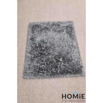 שטיח שאגי משי לסלון יוקרתי דגם נרניה פרוש על רצפה, מראה כולל של כל השטיח - צבעים אפור בהיר, אפור כהה ושחור