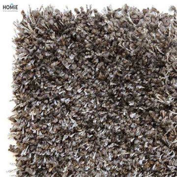 שטיח שאגי עבה יוקרתי מאוד לסלון, לחדר שינה, למטבח ושאר חלל הבית בצבע אפור, בז' ושמנת. השטיח עמיד, ברמת צפיפות גבוהה ביותר,