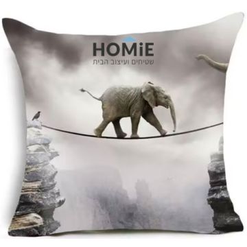 כרית נוי דקורטיבית לסלון עם הדפס פיל מהלך על חבל