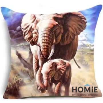 כרית נוי 45×45 עם הדפס אמא פיל ובן-פילה – כרית דקורטיבית לסלון ולחדרי הבית