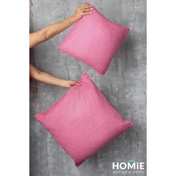 כרית נוי ורוד פוקסיה חלקה לסלון ושאר חלל הבית. הכרית היוקרתית עשויה מבד דמוי פשתן איכותי.