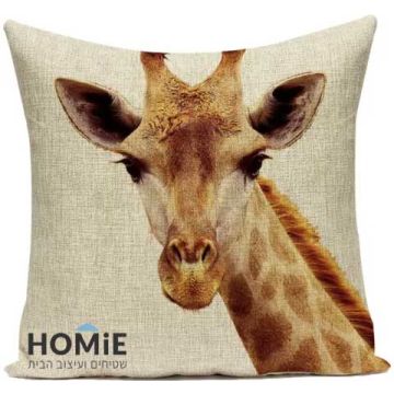 כרית נוי לסלון ושאר הבית דגם ג'ירפה. הכרית תתאים גם לגני ילדים ובתי ספר.