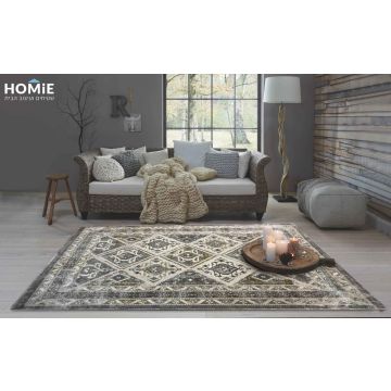 שטיח וינטג' גיאומטרי מודרני קלאסי מעויינים אפור בז' דגם לאורה 02. השטיח המרשים והיוקרתי העשוי היטסט-ויסקוזה מתאים לסלון, חדר שינה, מסדרון, חדר ילדים ותינוקות, חדר אורחים, פינת ישיבה, פינת משחקים, פינת אוכל, חדר עבודה ומשרד.